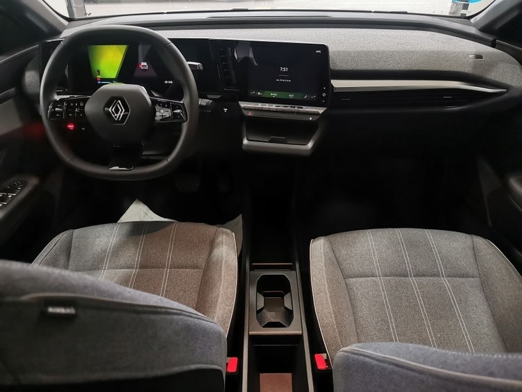 RENAULT MEGANE EVOLUTION E-TECH 130CV foto 6